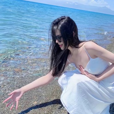 美女荒野逃亡